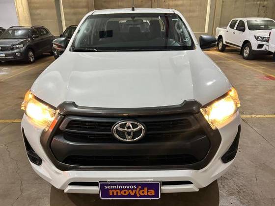 TOYOTA HILUX 2.8 D-4D TURBO DIESEL CD POWER PACK 4X4 AUTOMÁTICO TOYOTA HILUX 2.8 D-4D TURBO DIESEL CD POWER PACK 4X4 AUTOMÁTICO